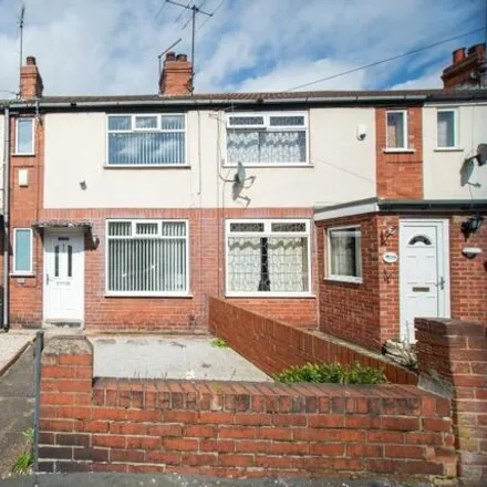 Rent this 2 bed townhouse on Brooklands Road in Hull, HU5 5AG