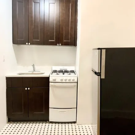 Rent this 1 bed townhouse on 14 East 80th Street in New York, NY 10075