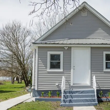 Buy this 3 bed house on 909 North Wildwood Avenue in Kankakee, IL 60901
