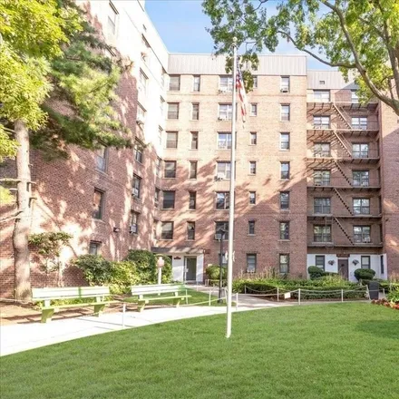 Buy this 2 bed condo on 112-05 34th Avenue in New York, NY 11368