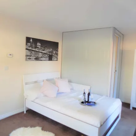 Rent this 5 bed apartment on 46 Cherry Tree Drive in Coventry, CV4 8NB