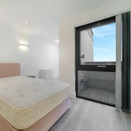 Image 5 - Harlequin Avenue, London, TW8 9EW, United Kingdom - Apartment for rent
