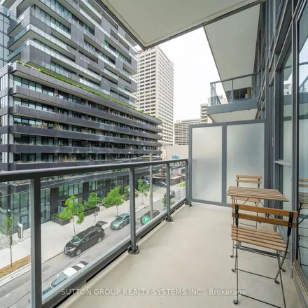 Image 2 - 30 Roehampton Avenue, Old Toronto, ON M4P 2Y3, Canada - Apartment for rent