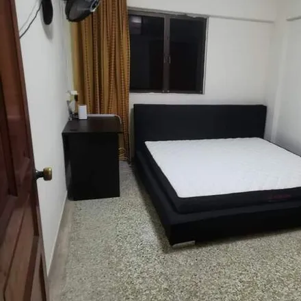 Rent this 1 bed room on 354 entrance to Clementi Avenue 2 Food Centre in Singapore 120354, Singapore