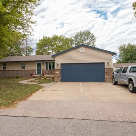 Buy this 4 bed house on 919 Wheatland Drive in Buhler, Reno County