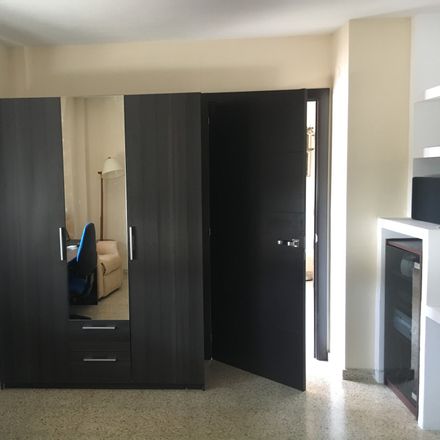 Rent this 5 bed room on Plaza Ronda in 2, 29014 Málaga