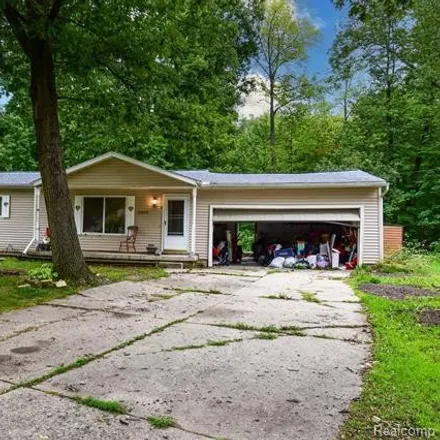 Image 2 - 6305 Cold Spring Trail, Genesee County, MI 48439, USA - House for sale