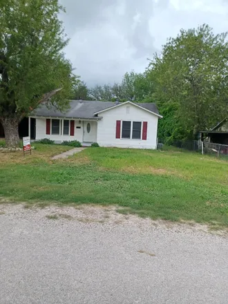 Buy this 2 bed house on 1501 West Houston Street in Beeville, TX 78102