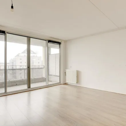 Rent this 4 bed apartment on Entrepotbrug in Dirk Vreekenstraat, 1019 JH Amsterdam