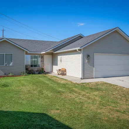 Buy this 3 bed house on 2904 East Knapp Circle in Post Falls, ID 83854