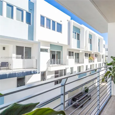 Image 4 - 65 North Shore Drive, Isle of Normandy, Miami Beach, FL 33141, USA - Townhouse for rent