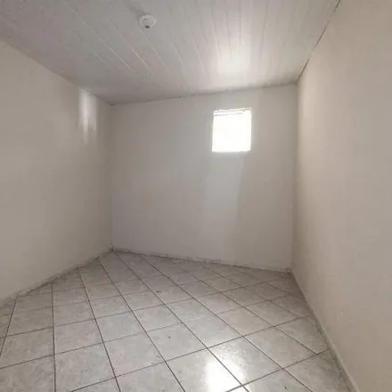 Rent this 2 bed house on Rua Minas Gerais in Centro, Divinópolis - MG