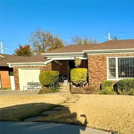 Buy this 3 bed house on 443 South 14th Street in Clinton, OK 73601