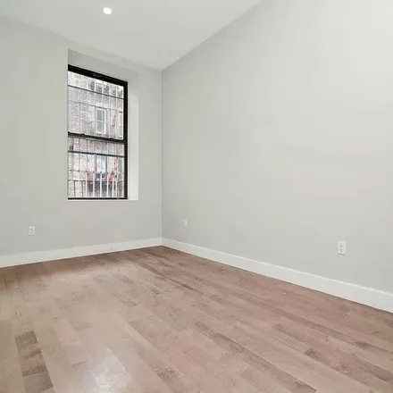 Image 9 - 20 Saint Marks Place, New York, NY 10003, USA - Apartment for rent