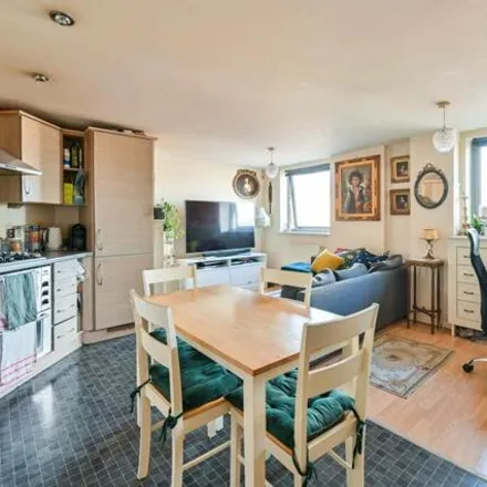 Buy this 1 bed apartment on Solomon's Passage in Peckham Rye, London
