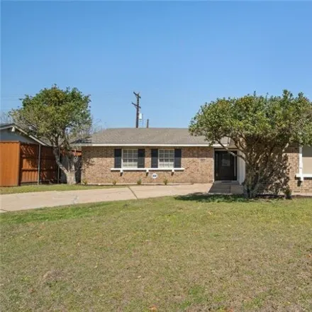 Image 2 - 826 Firestone Ln, Richardson, Texas, 75080 - House for sale