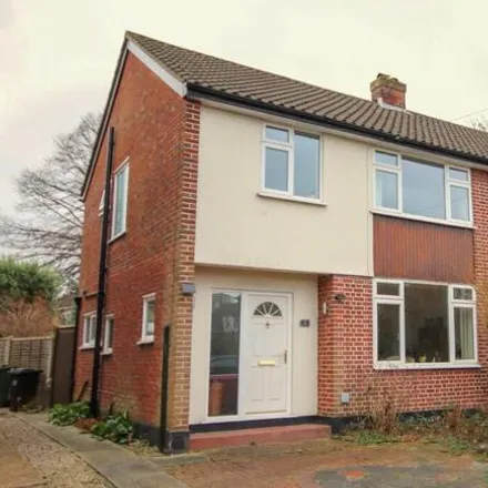 Buy this 3 bed duplex on Fair View in Great Burstead, CM12 9QF