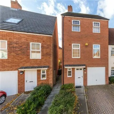 Buy this 4 bed townhouse on Ver Brook Avenue in Markyate, AL3 8FH