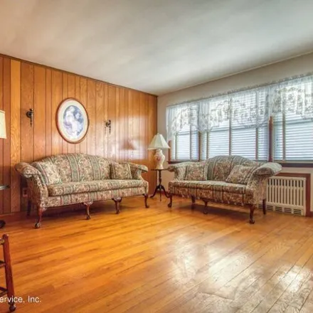 Image 8 - 331 Willowbrook Road, New York, NY 10314, USA - House for sale