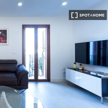 Rent this 4 bed apartment on Interiorismo Concha Núñez in Calle San José, 41004 Seville