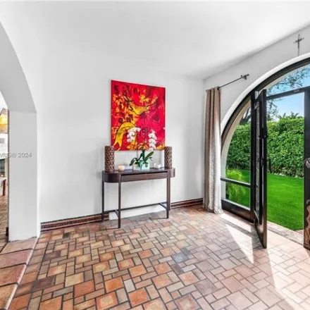 Image 7 - 5000 Lakeview Drive, Miami Beach, FL 33140, USA - House for sale