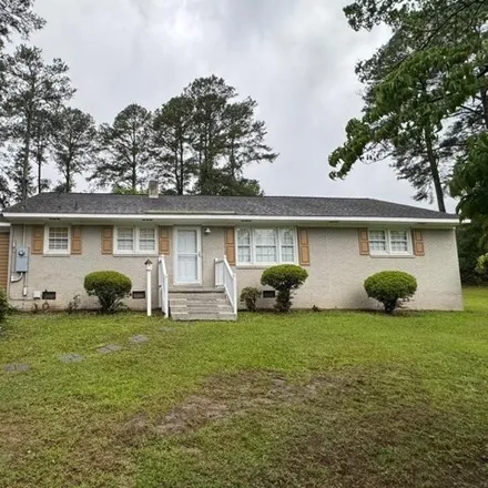 Buy this 3 bed house on 336 Glendale Drive in Clinton, NC 28328