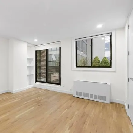 Image 7 - 244 East 75th Street, New York, NY 10021, USA - Apartment for rent