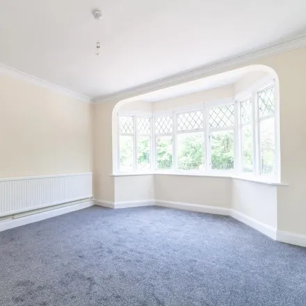 Image 5 - Foresters Drive, London, CR8 3QS, United Kingdom - House for rent