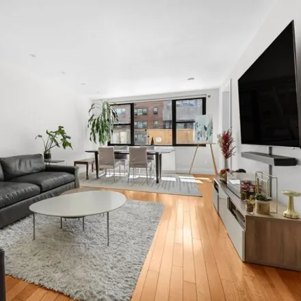 Rent this 3 bed condo on Glamour Cleaners in 1474 3rd Avenue, New York