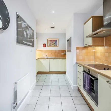 Rent this 3 bed apartment on 25 Farringdon Road in London, EC1M 3HA