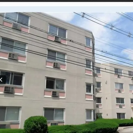 Rent this 1 bed condo on Grand Avenue in Palisades Park, NJ 07650