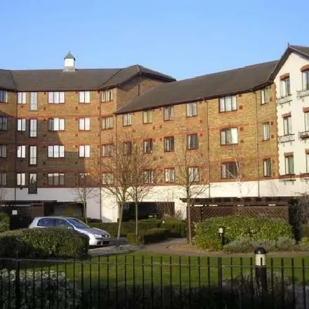 Rent this 2 bed apartment on Wellington Avenue in London, TW3 3QW