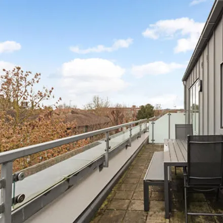Image 2 - Alan Preece Court, Brondesbury Park, London, NW6 7AY, United Kingdom - Apartment for sale
