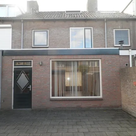 Rent this 3 bed apartment on Commissaris Bosch van Drakesteinlaan 19 in 5224 CK 's-Hertogenbosch, Netherlands