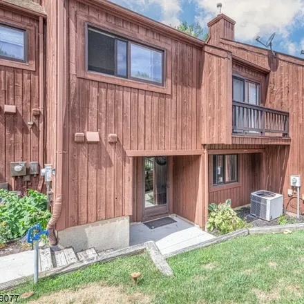 Buy this 3 bed loft on 2 Vail Court in Vernon Township, NJ 07462