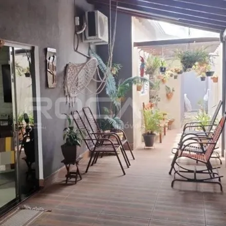 Buy this 2 bed house on Rua Rubens Barbosa in Arnon de Melo (São Carlos V), São Carlos - SP