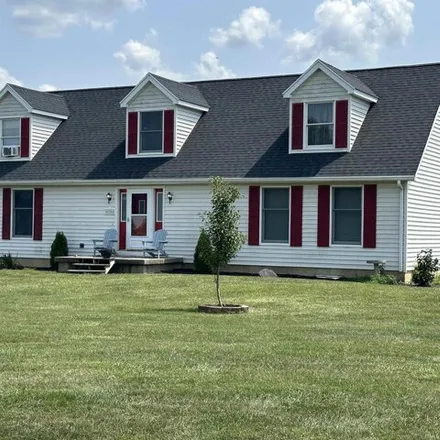 Buy this 3 bed house on 0206 E 200 Rd S in Hartford City, Indiana