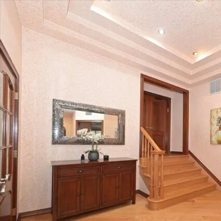 Image 3 - 64-24 Asquith Crescent, New York, NY 11374, USA - House for sale