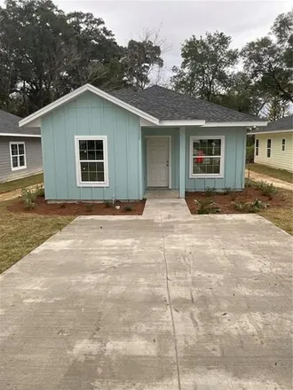 Buy this 3 bed house on 15498 Northwest 154 Avenue in Alachua, FL 32615