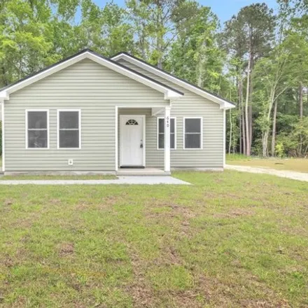 Rent this 3 bed house on 668 Walnut Drive in Onslow County, NC 28540