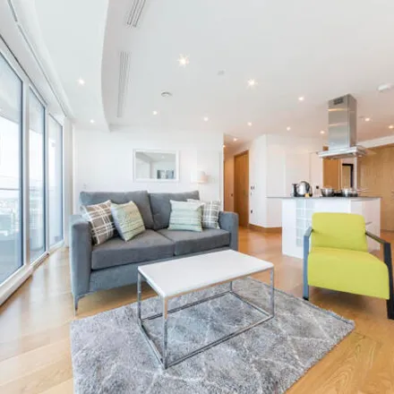 Rent this 2 bed room on Harbour Exchange in 8-9 Harbour Exchange Square, London