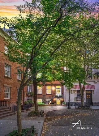 Image 5 - 48 Commerce Street, New York, NY 10014, USA - House for sale