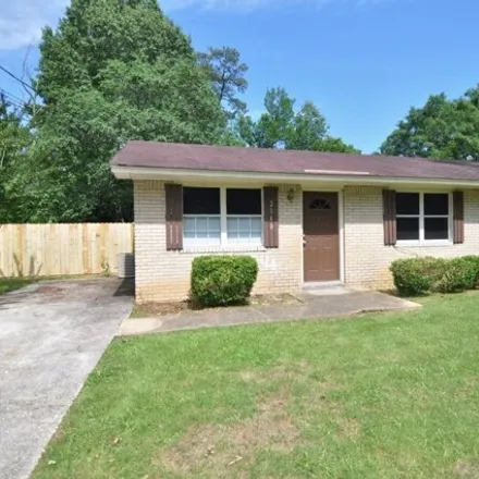 Rent this 3 bed house on 2116 Cherrywood Drive in Millbrook, AL 36054