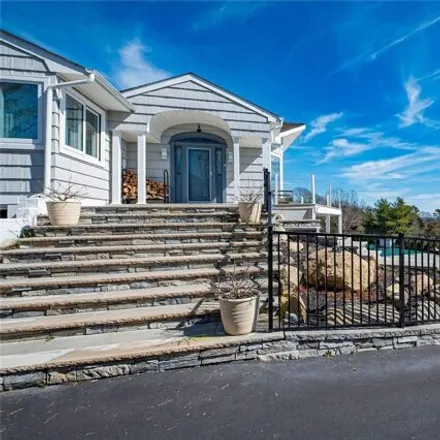 Rent this 3 bed house on 321 East Montauk Highway in Southampton, Hampton Bays