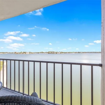 Buy this 1 bed condo on 7564 Sun Island Drive South in South Pasadena, Pinellas County