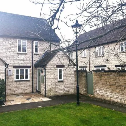 Buy this 2 bed townhouse on Hawthorn Drive in Shilton, OX18 4XQ