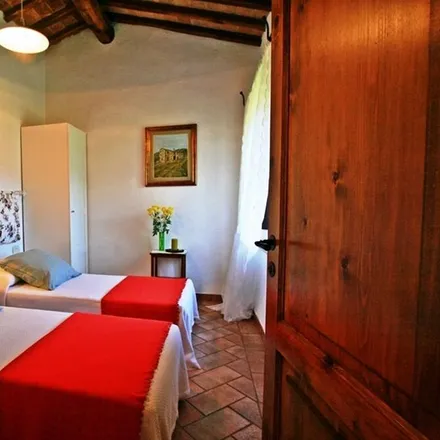 Rent this 3 bed townhouse on San Dalmazio in Pisa, Italy