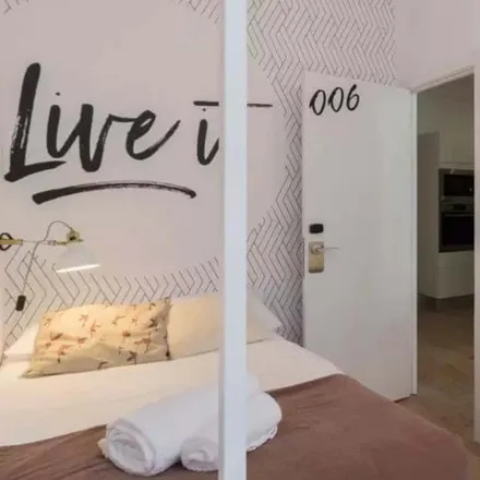Rent this 9 bed room on Carrer dels Escudellers in 26, 08002 Barcelona