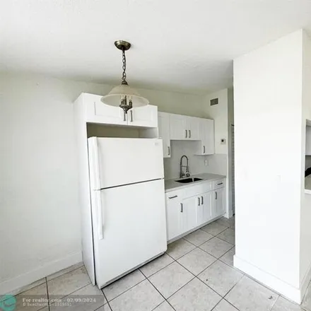 Image 5 - 740 Northwest 4th Avenue, Fort Lauderdale, FL 33311, USA - House for sale