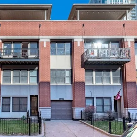 Buy this 3 bed townhouse on 324 North Jefferson Street in Chicago, IL 60661